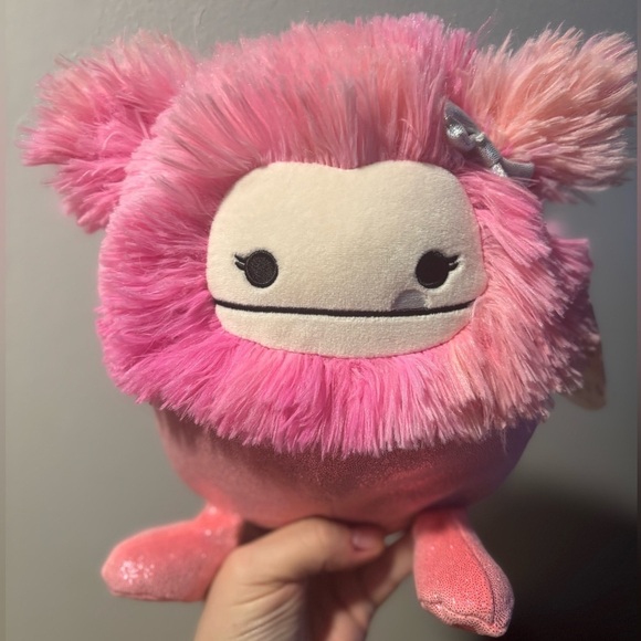 Squishmallows Other - Caprinne w Bow 7” FTM Bigfoot Original Squishmallows Plush